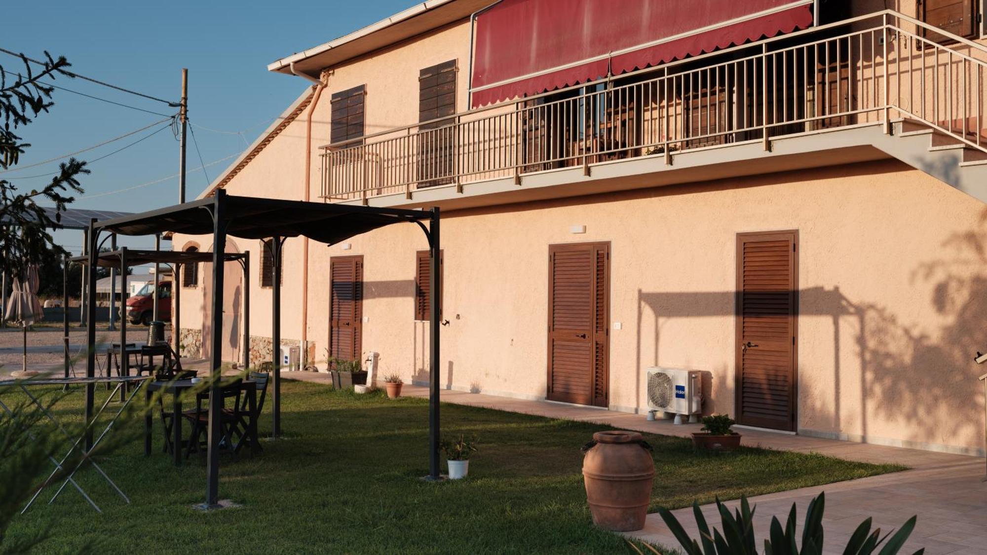 Agriturismo Da Michele E Carmela Di Voli Patrizia Доноратіко Екстер'єр фото